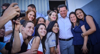 Marconi assina ordem de serviço para construir 100 casas no valor de R$ 6 milhões em Itaguaru